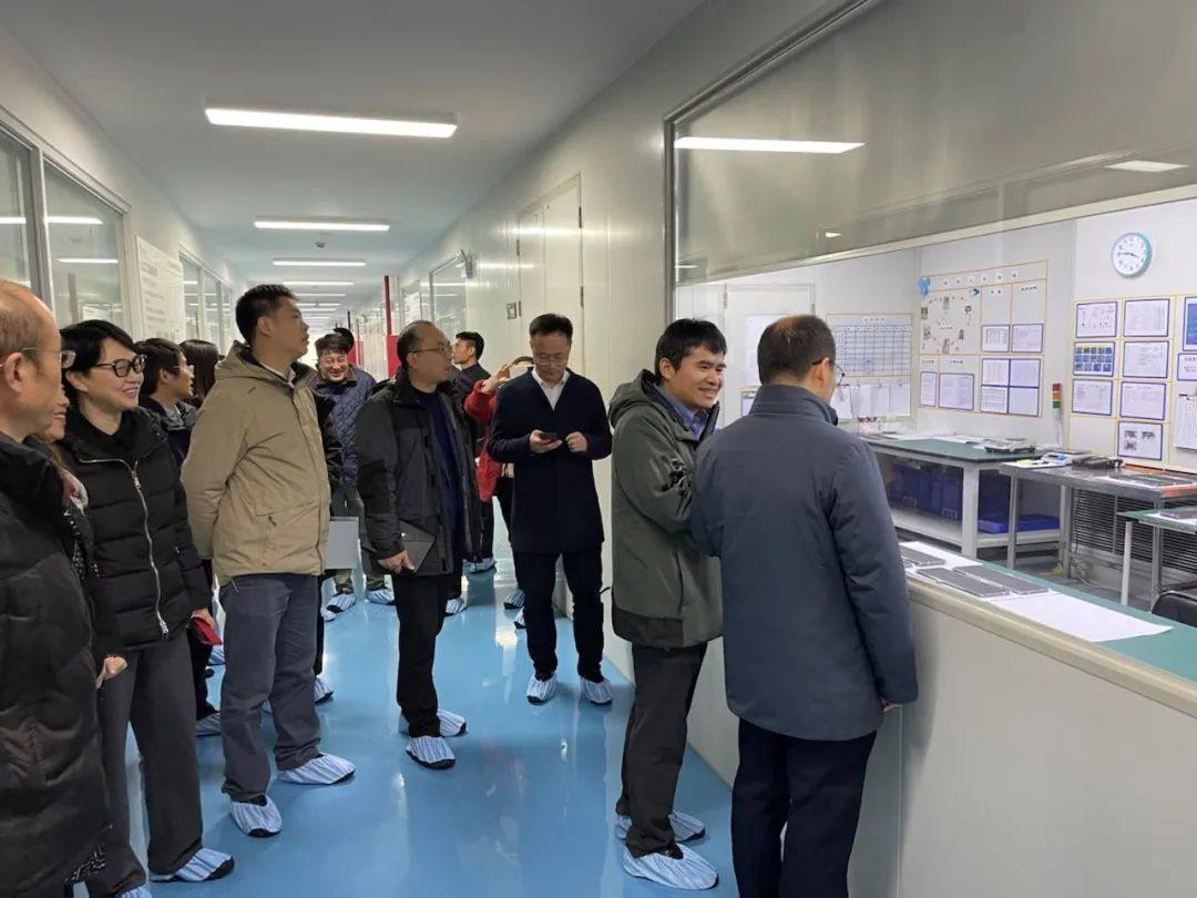 上海市经信委和临港管委会领导赴唐锋能源调研氢能产业发展