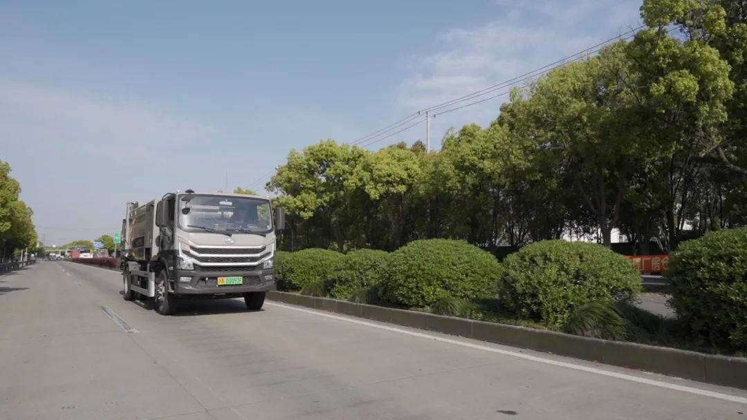 上海市首批燃料电池环卫车投入示范运营