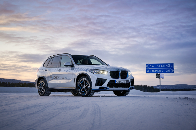 钟观 | BMW iX5 氢燃料电池车，动作“氢”，水花大